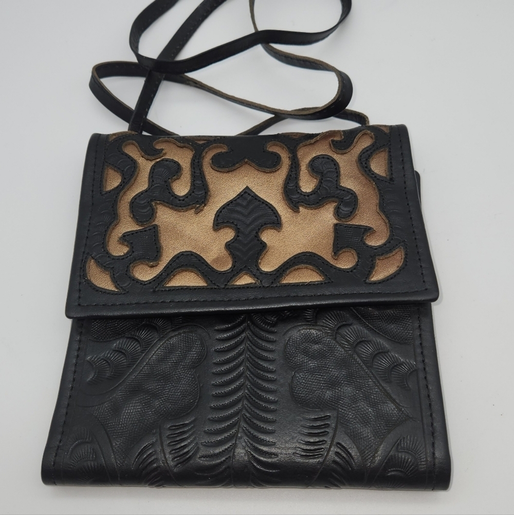 Leaders Women's Hand-Tooled Leather Passport Handbag Black/Gold NWOT